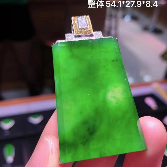 18K金镶嵌冰绿平安无事牌